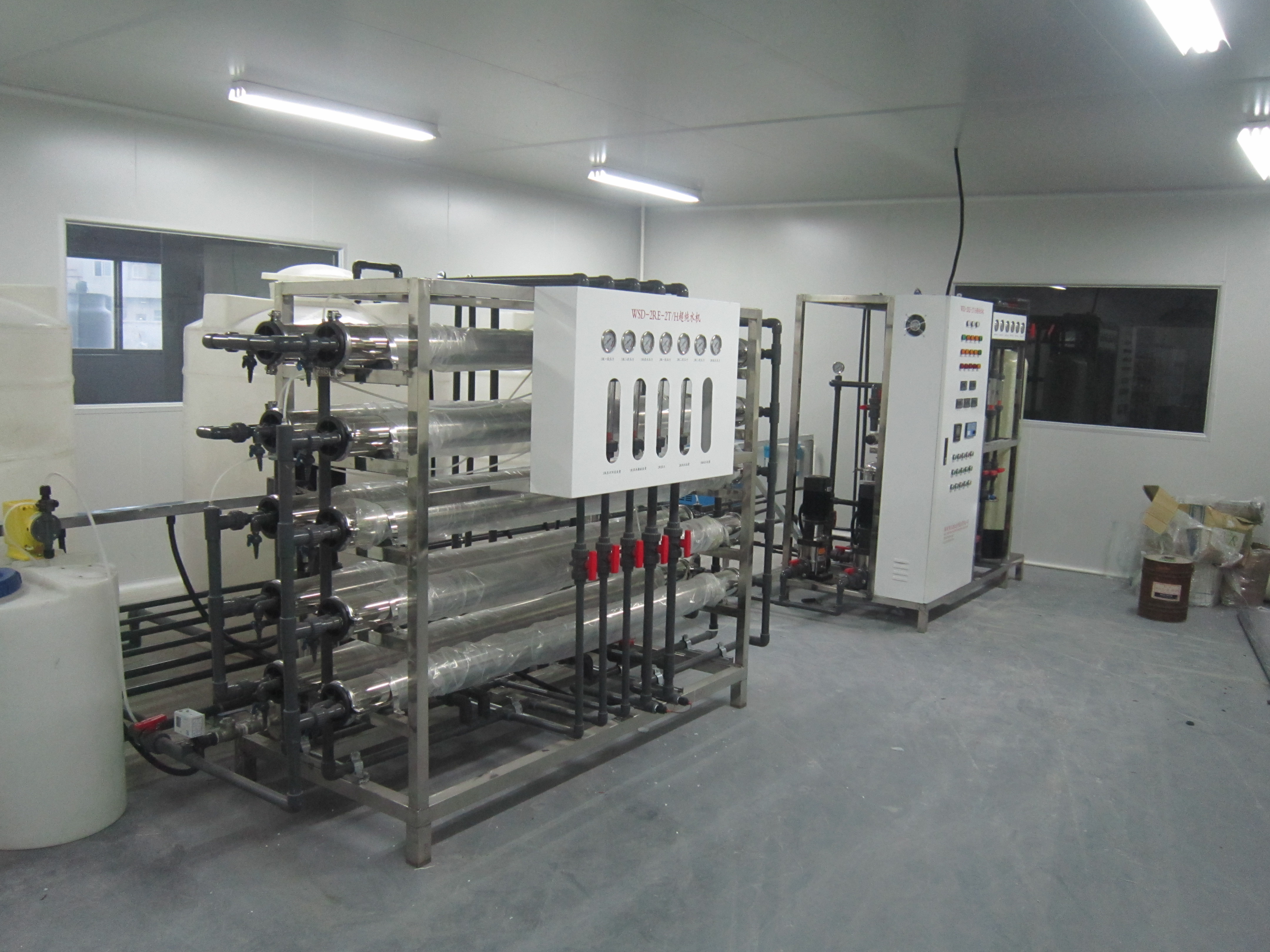 東莞日益利玻璃有限公司